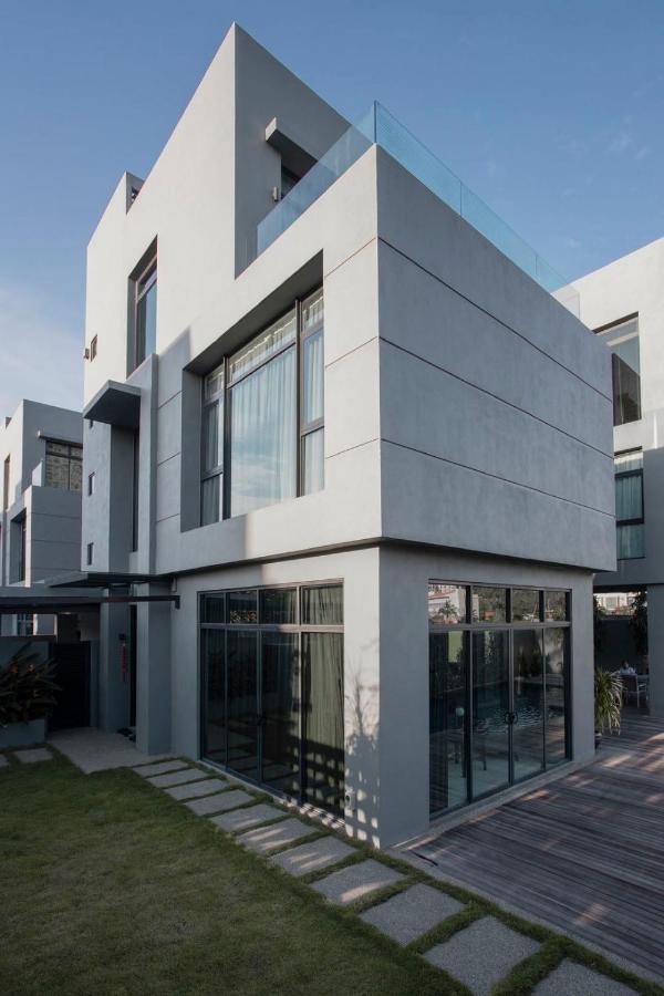 Lavanya H Villa 12A Luxury Bungalow With Private Swimming Pool H 豪华泳池别墅 Pantai Cenang  Exteriér fotografie